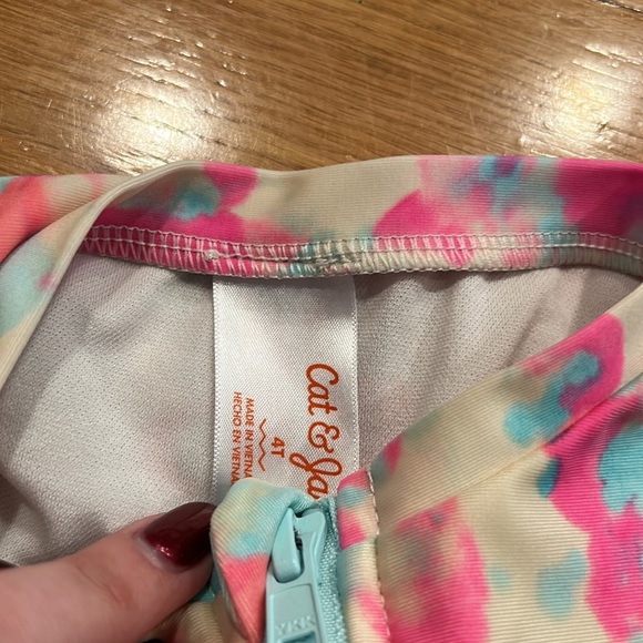 Cat and jack 4 t girl one piece swim suit. Good condition - Picture 2 of 3